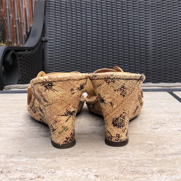 BORN Tropical Wedge Leather Strap Heeled Sandal - Picture 4 of 13